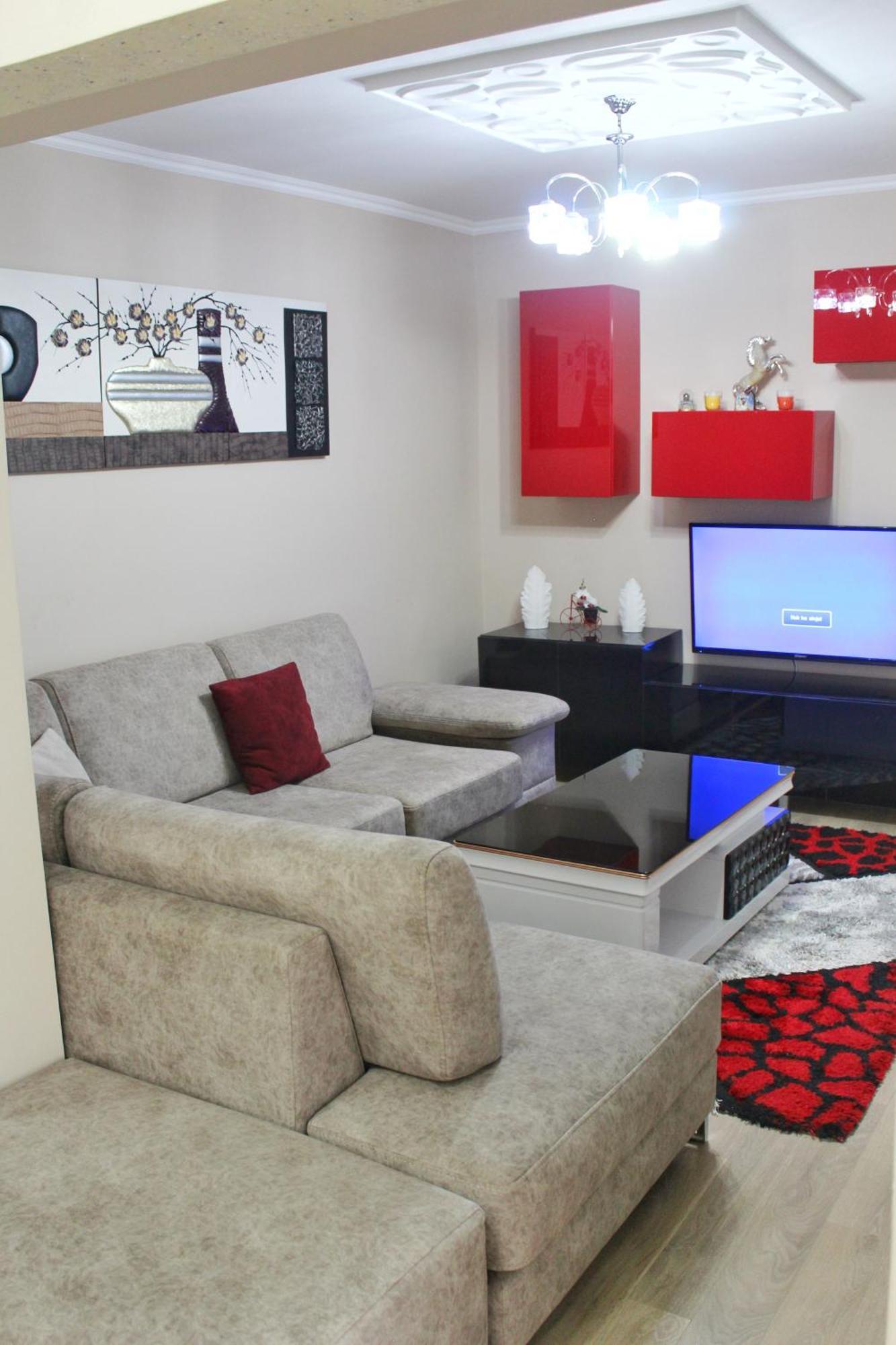 Essy'S Apartment Korce Esterno foto